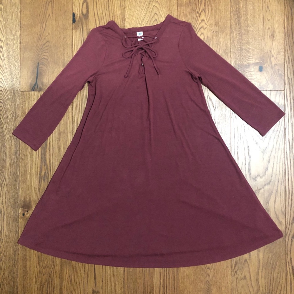 Burgundy cross tie dress 🍷